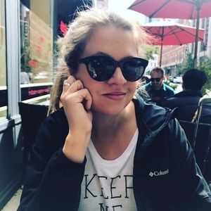 Meet your Posher, Emily